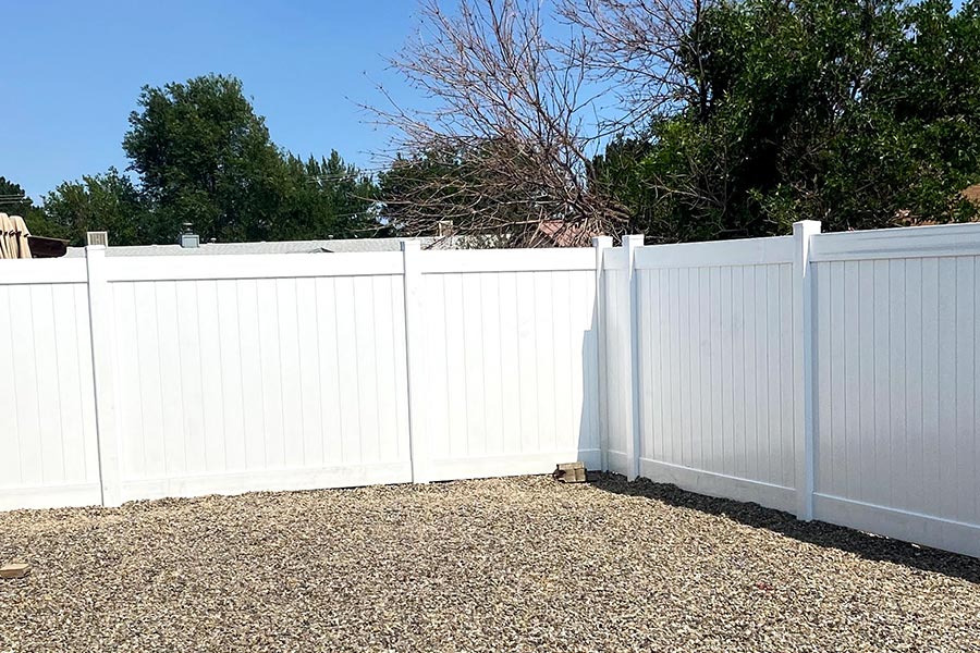 white-vinyl-fence